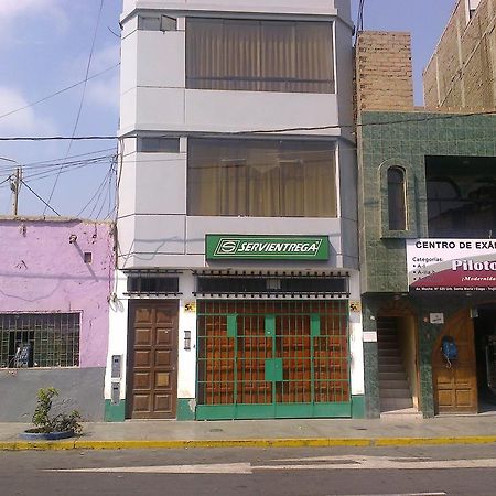 Strenua Santa Maria Suites Trujillo Exteriör bild