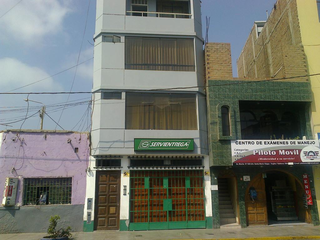 Strenua Santa Maria Suites Trujillo Exteriör bild