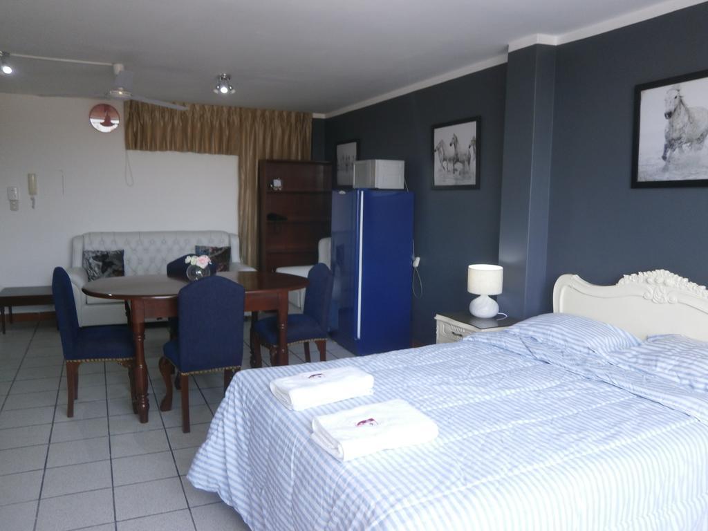 Strenua Santa Maria Suites Trujillo Exteriör bild