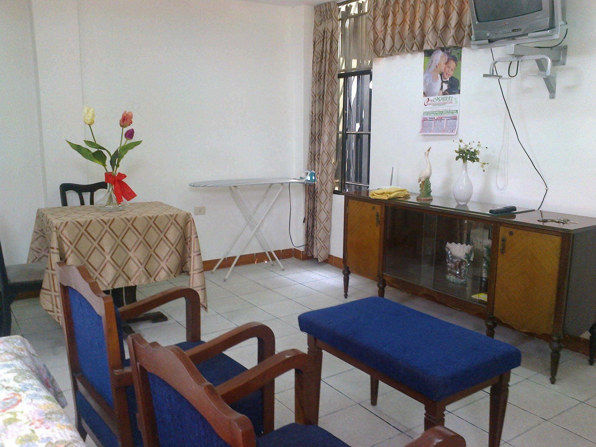 Strenua Santa Maria Suites Trujillo Exteriör bild