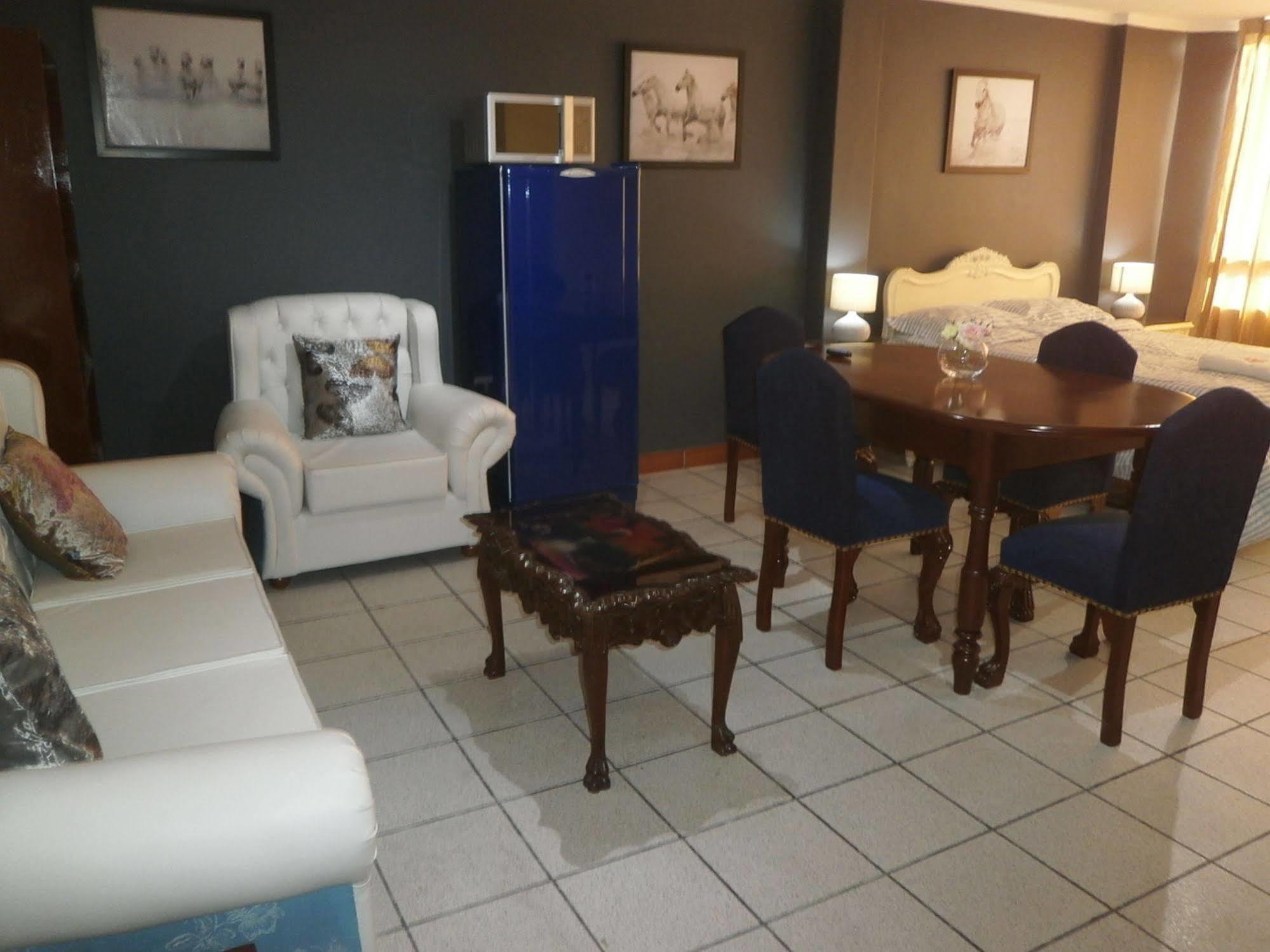 Strenua Santa Maria Suites Trujillo Exteriör bild