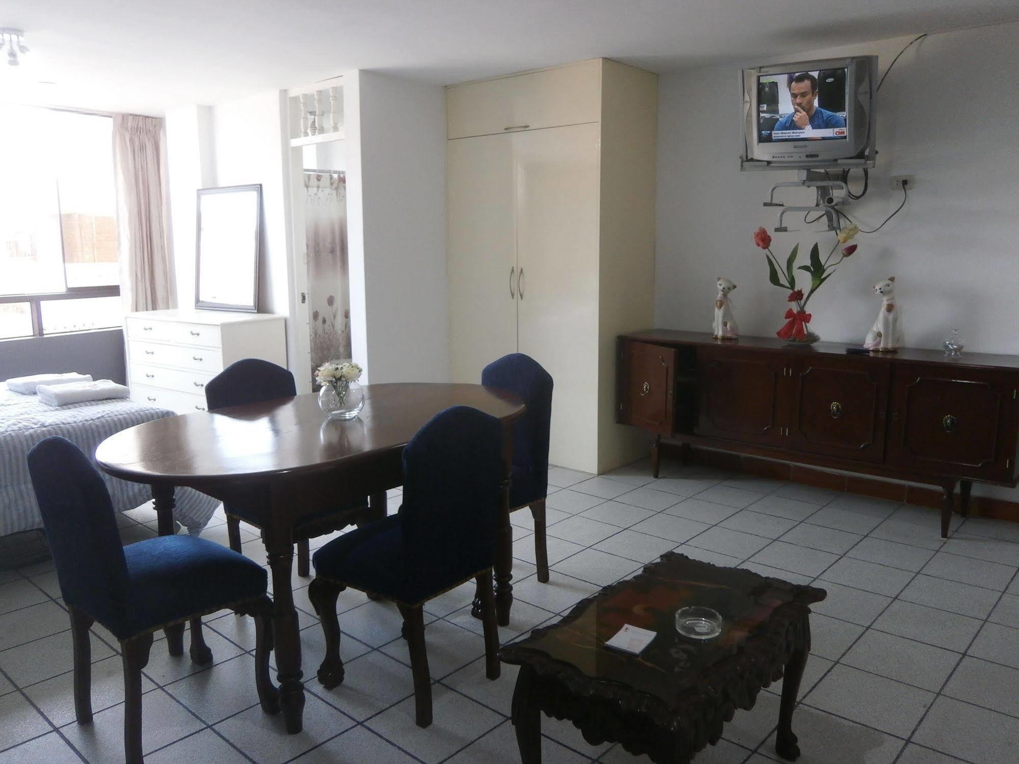 Strenua Santa Maria Suites Trujillo Exteriör bild